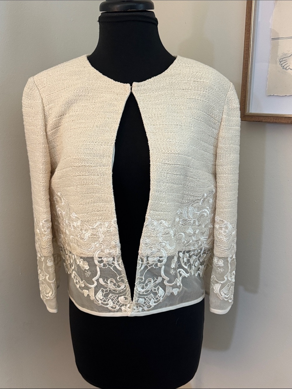 ST. JOHN Couture Women's Cream embroidered metallic shimmer jack-size 6